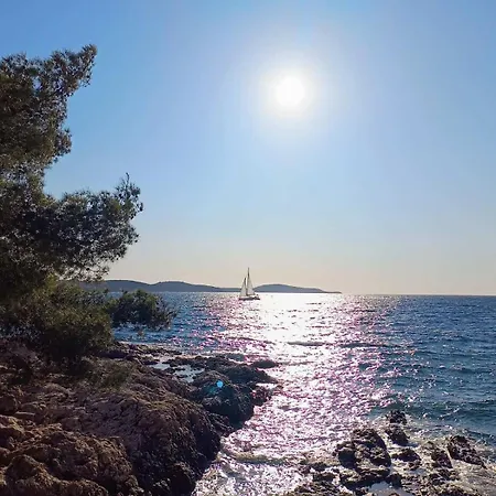 Udobna Soba Za Dvoje * Hvar Town